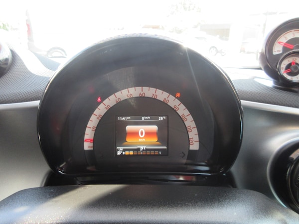 Used smart fortwo 2015 for sale - 75333332: Photo 11