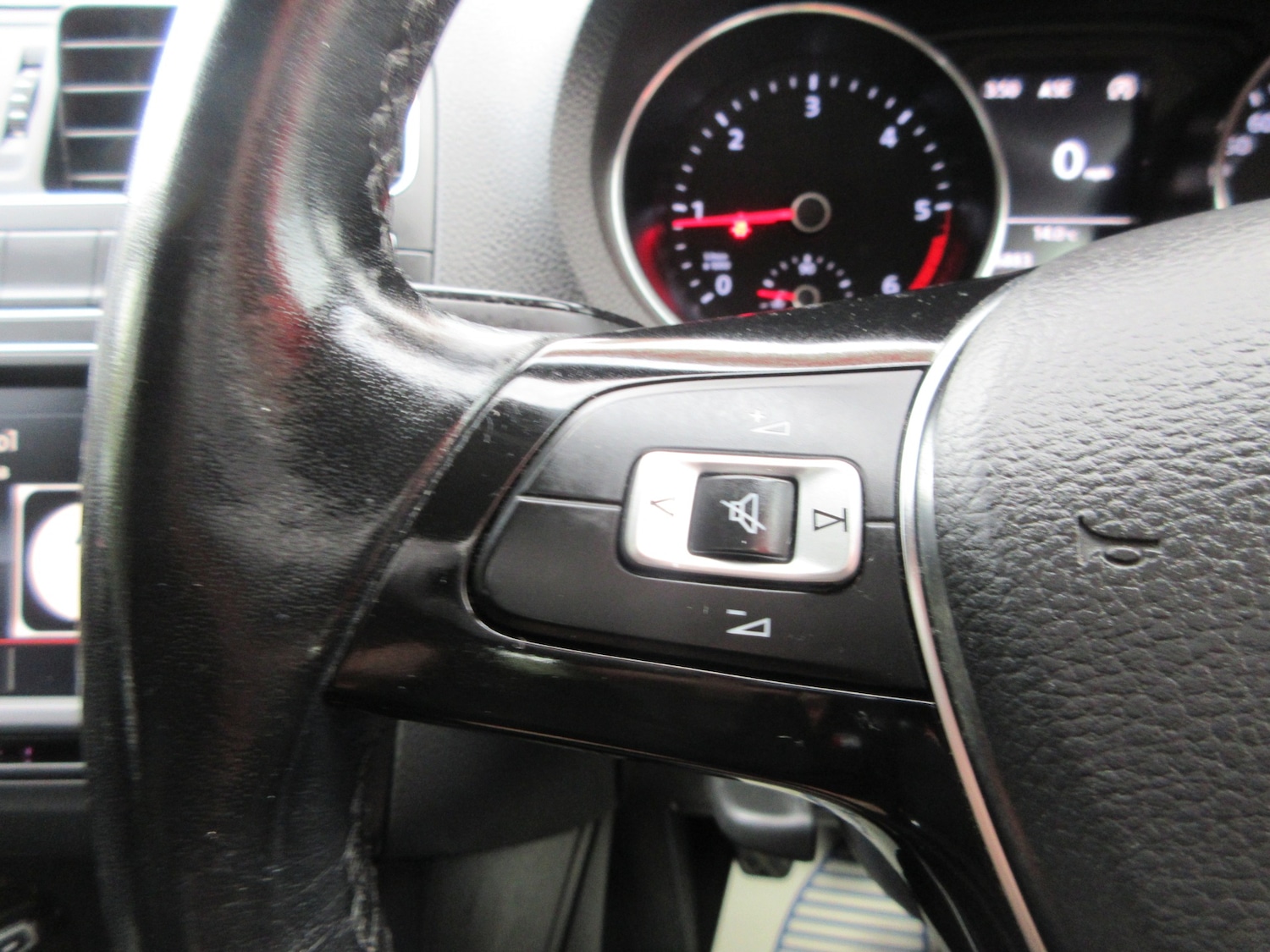 Used Volkswagen Polo 2014 for sale - 76129694: Photo 22