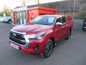 Used Toyota Hilux 2023 for sale - 77918027: Photo