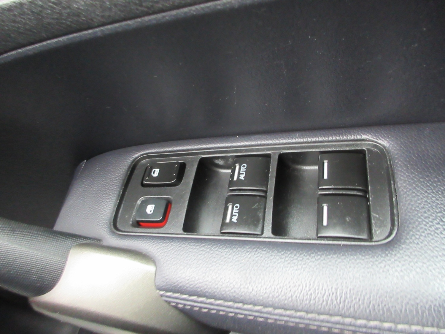 Used Honda CR-V 2010 for sale - 76299577: Photo 26