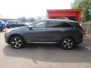 Used Kia Sorento 2016 for sale - 79357105: Photo