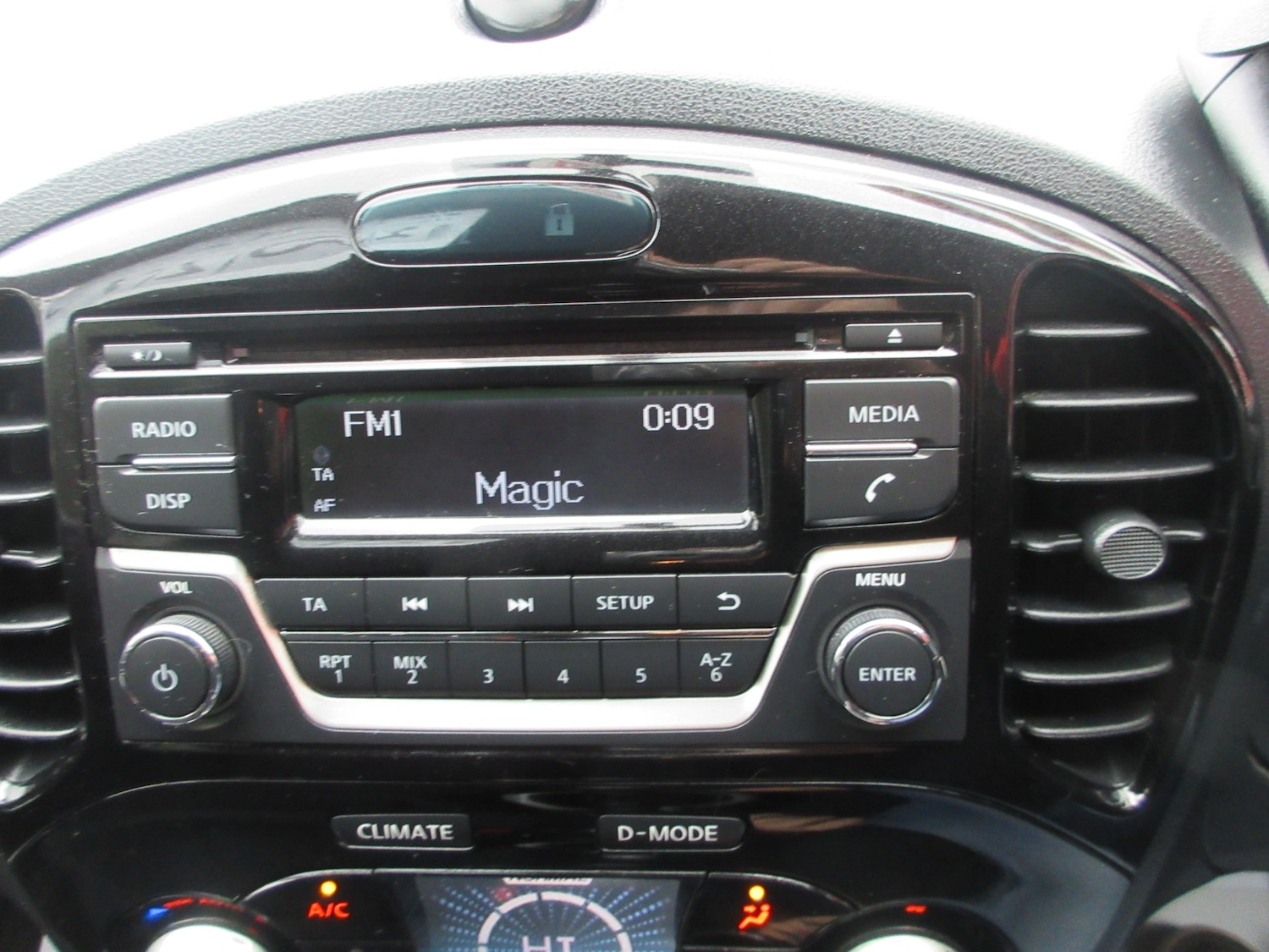 Used Nissan Juke 2015 for sale - 76129100: Photo 11