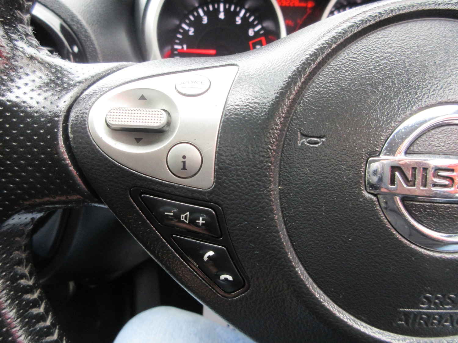 Used Nissan Juke 2015 for sale - 76129100: Photo 15