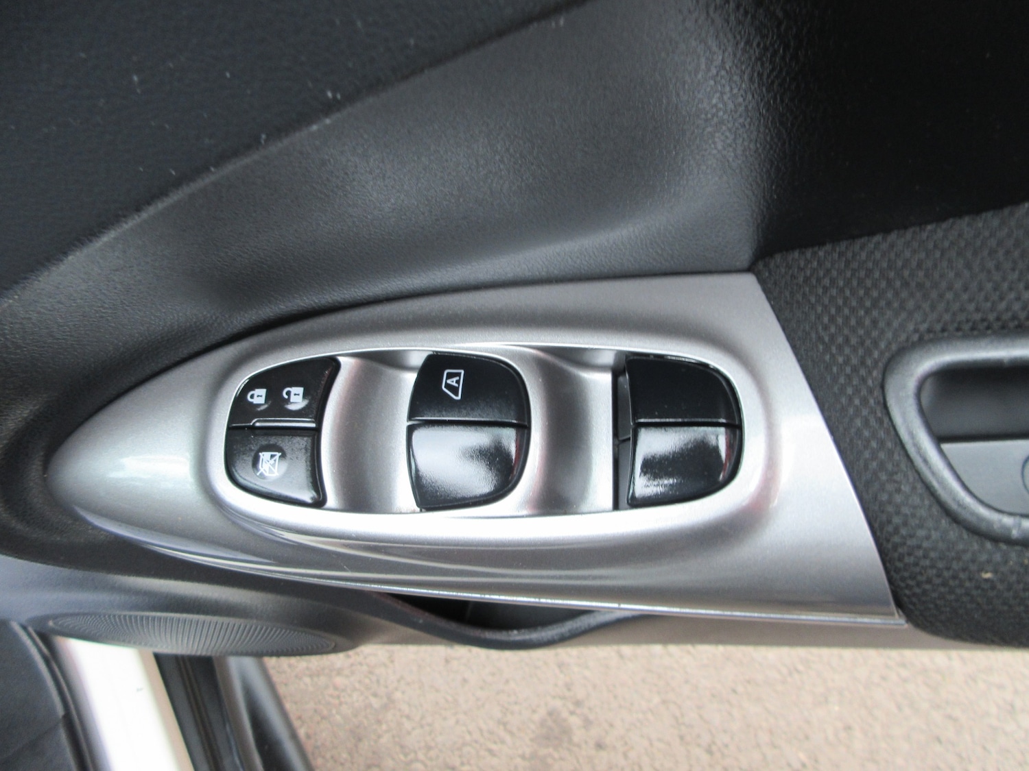 Used Nissan Juke 2015 for sale - 76129100: Photo 9