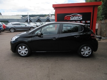 Used Peugeot 208 2015 for sale - 79217793: Photo