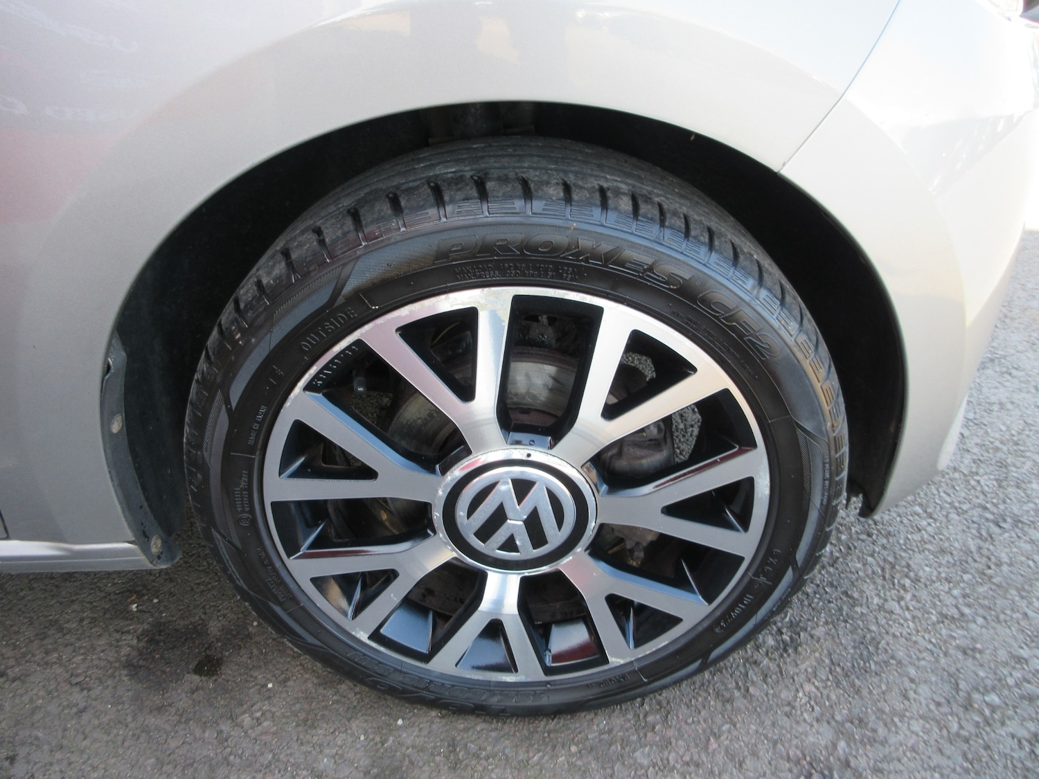 Used Volkswagen up! 2014 for sale - 77649876: Photo 28