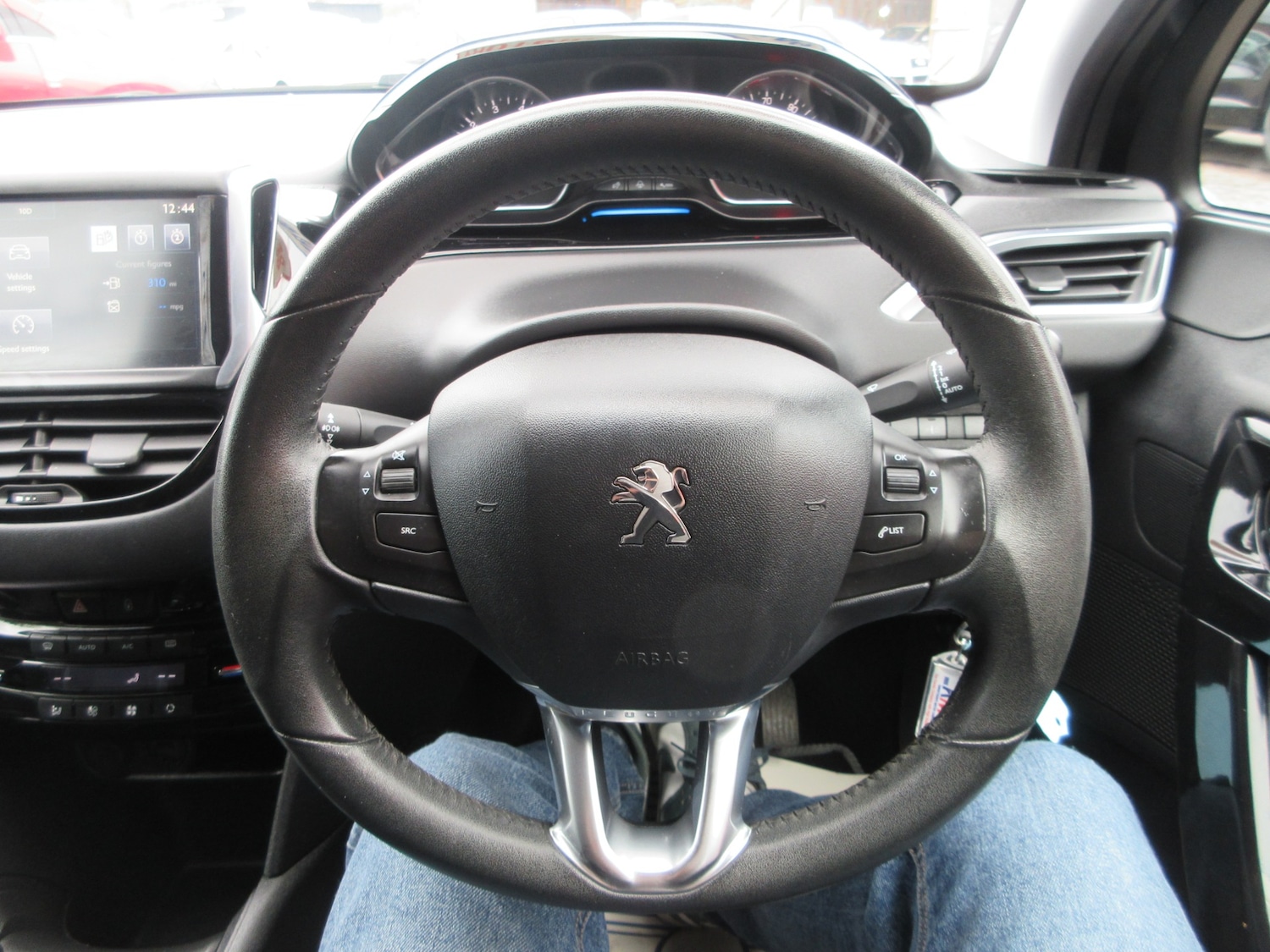 Used Peugeot 208 2015 for sale - 76262840: Photo 10