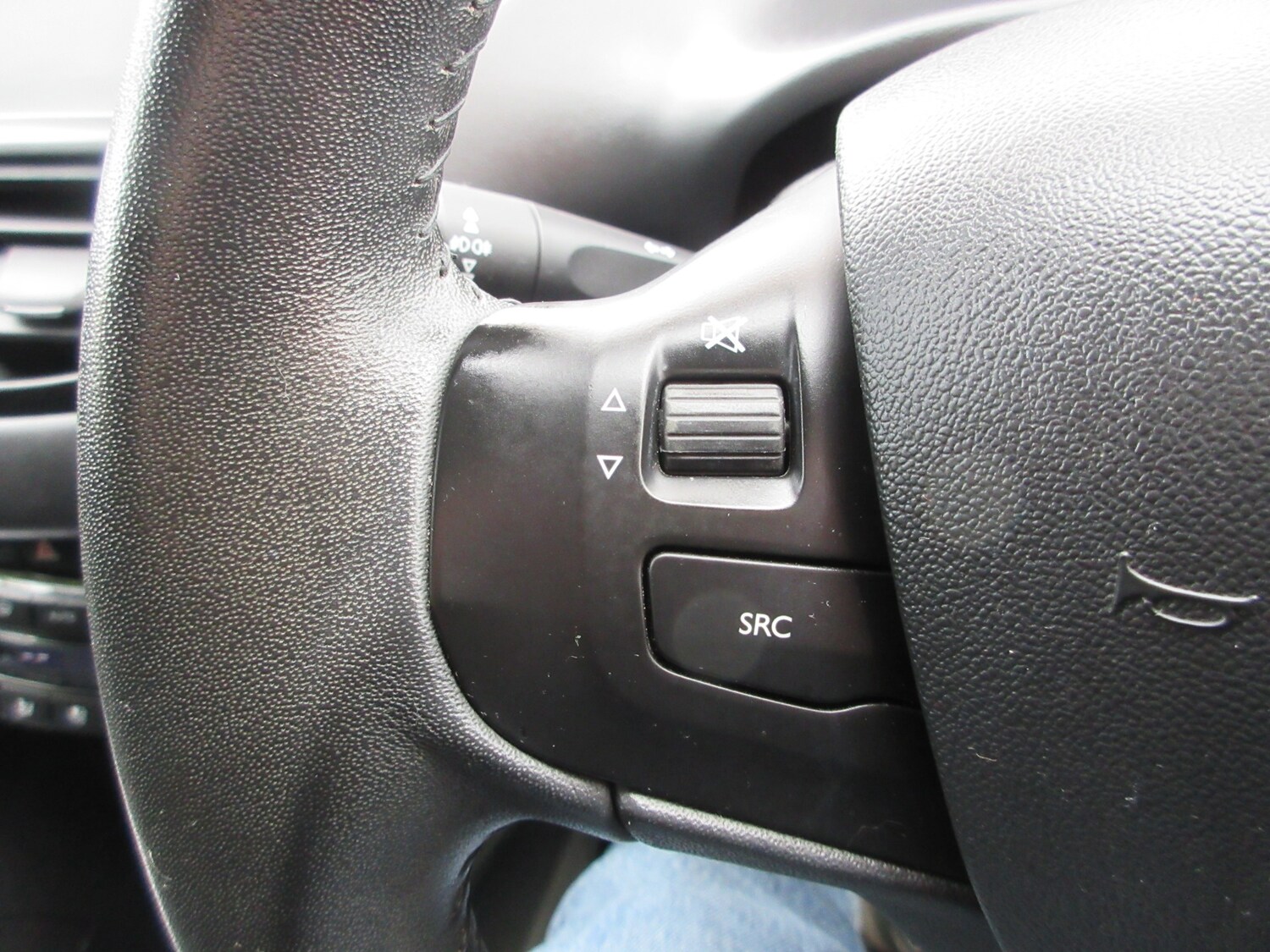 Used Peugeot 208 2015 for sale - 76262840: Photo 11