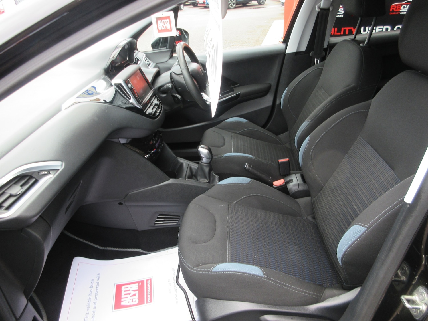 Used Peugeot 208 2015 for sale - 76262840: Photo 24