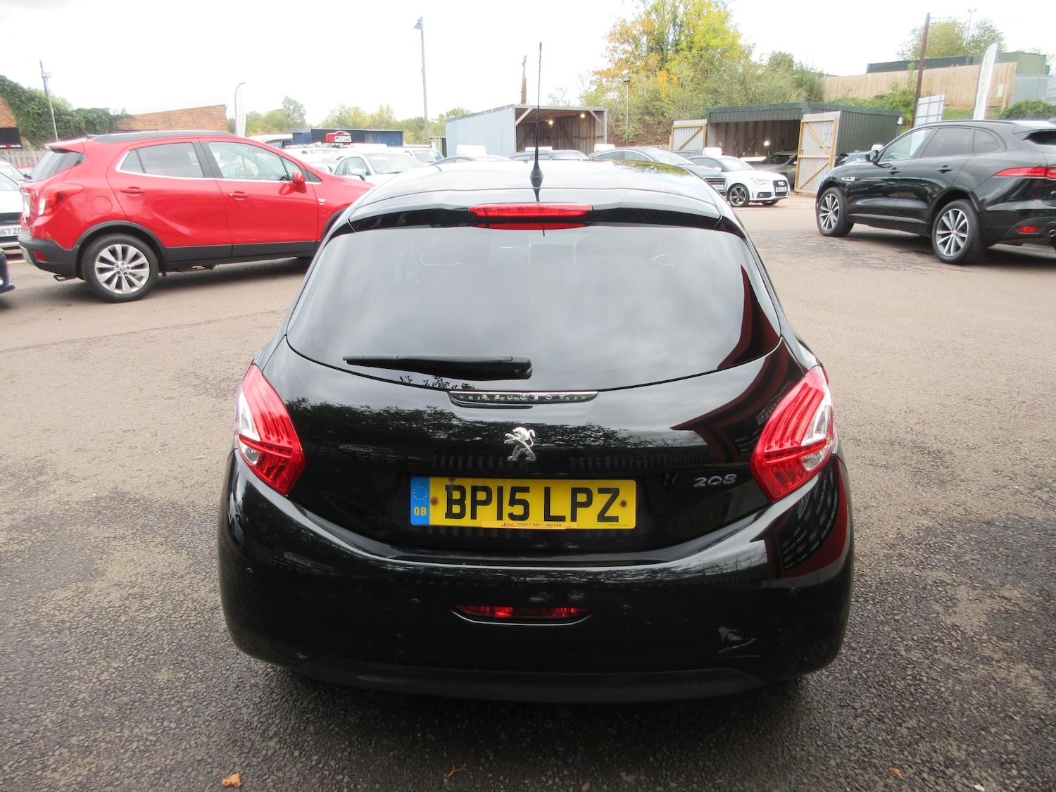 Used Peugeot 208 2015 for sale - 76262840: Photo 6
