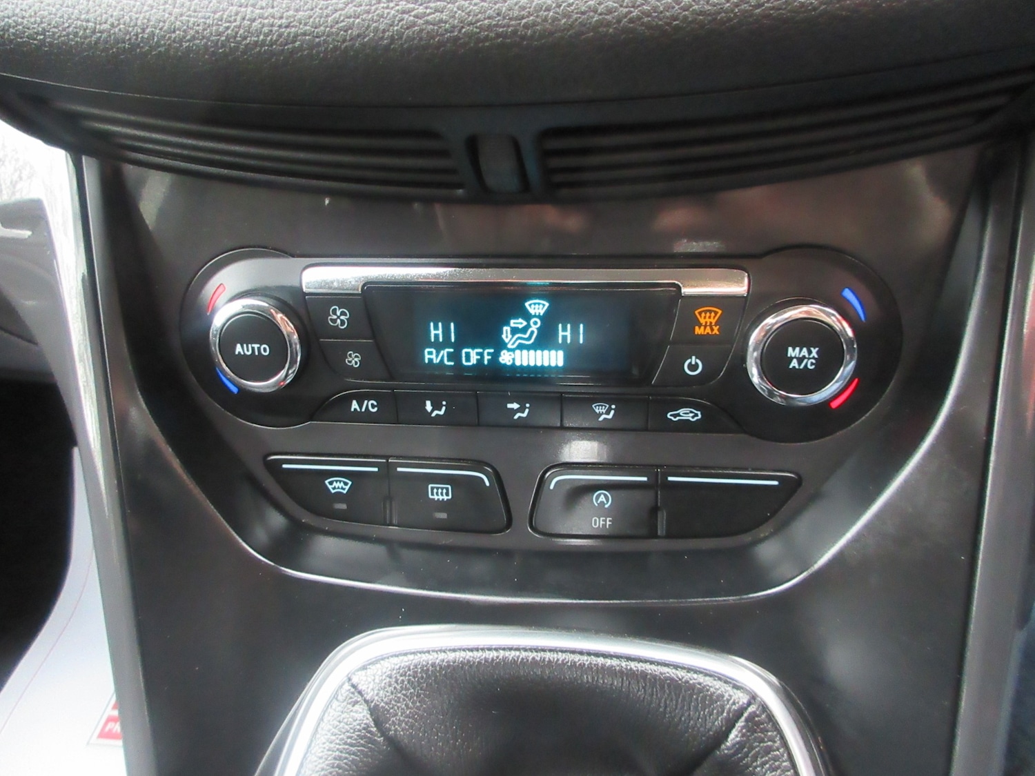 Used Ford Kuga 2015 for sale - 77589910: Photo 15