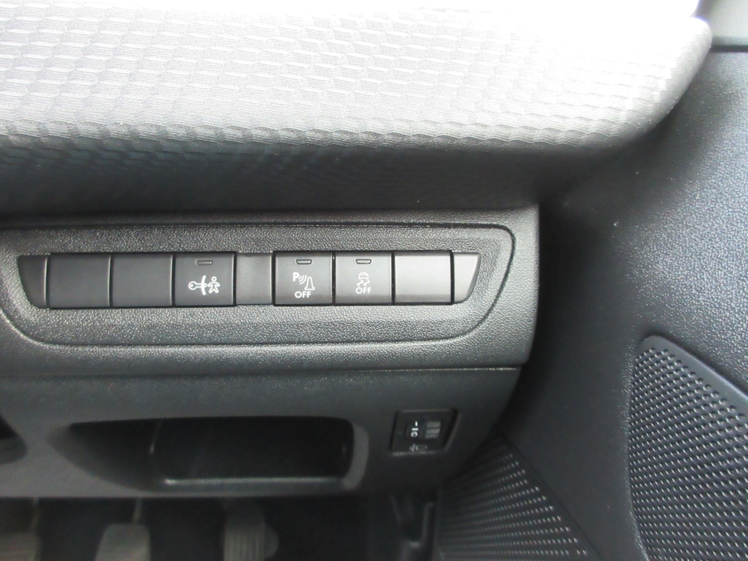 Used Peugeot 208 2015 for sale - 76780088: Photo 24