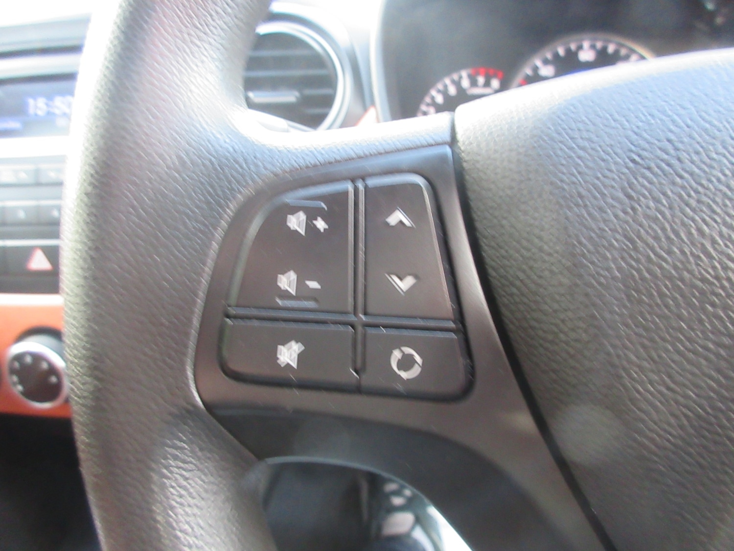 Used Hyundai i10 2014 for sale - 75873945: Photo 11