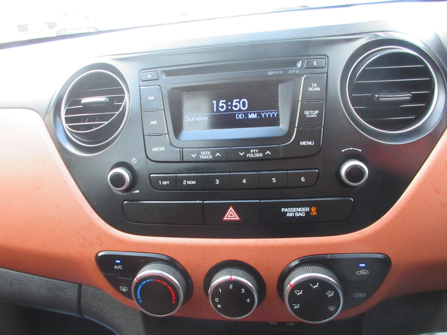 Used Hyundai i10 2014 for sale - 75873945: Photo 14