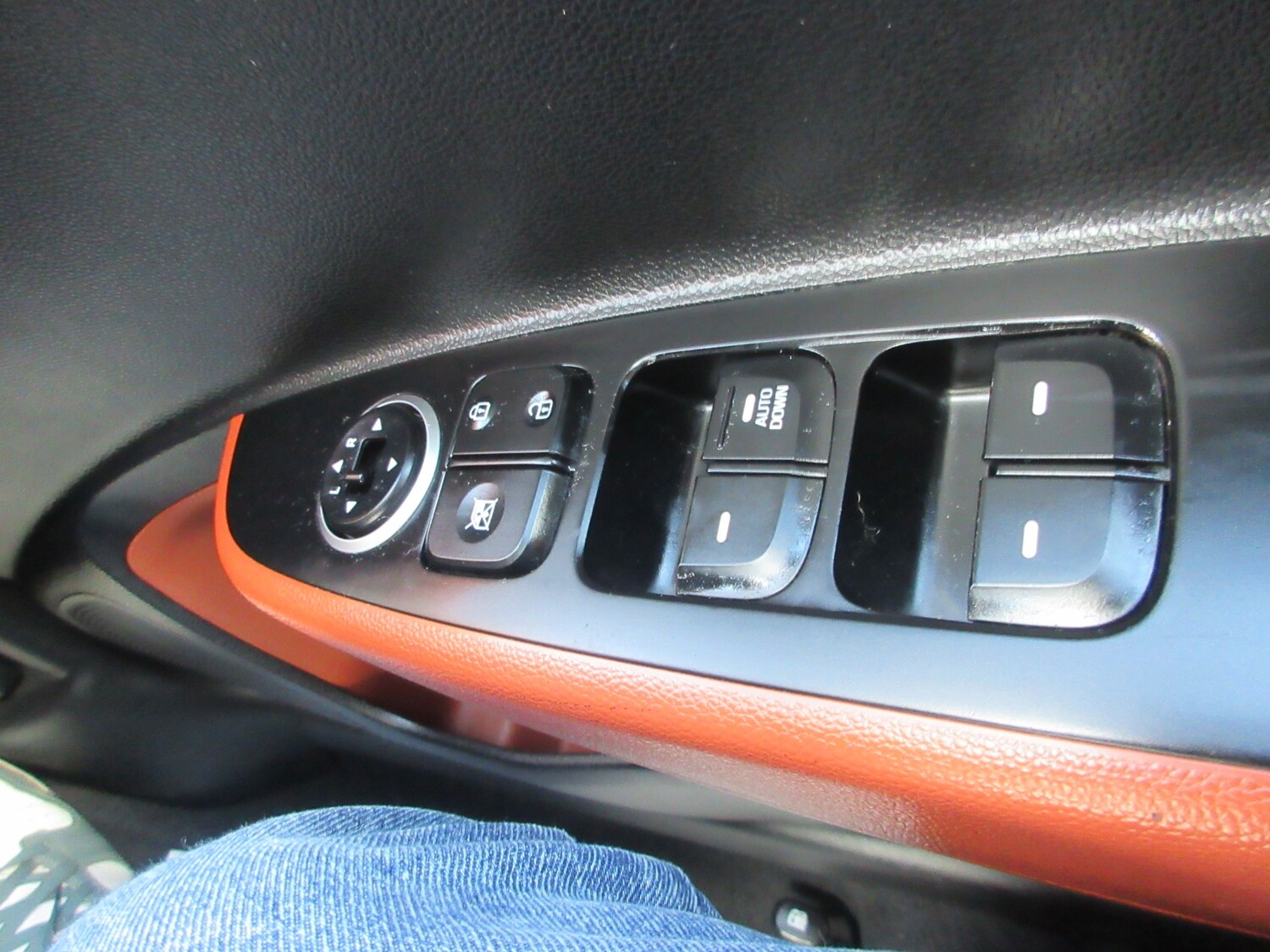 Used Hyundai i10 2014 for sale - 75873945: Photo 17