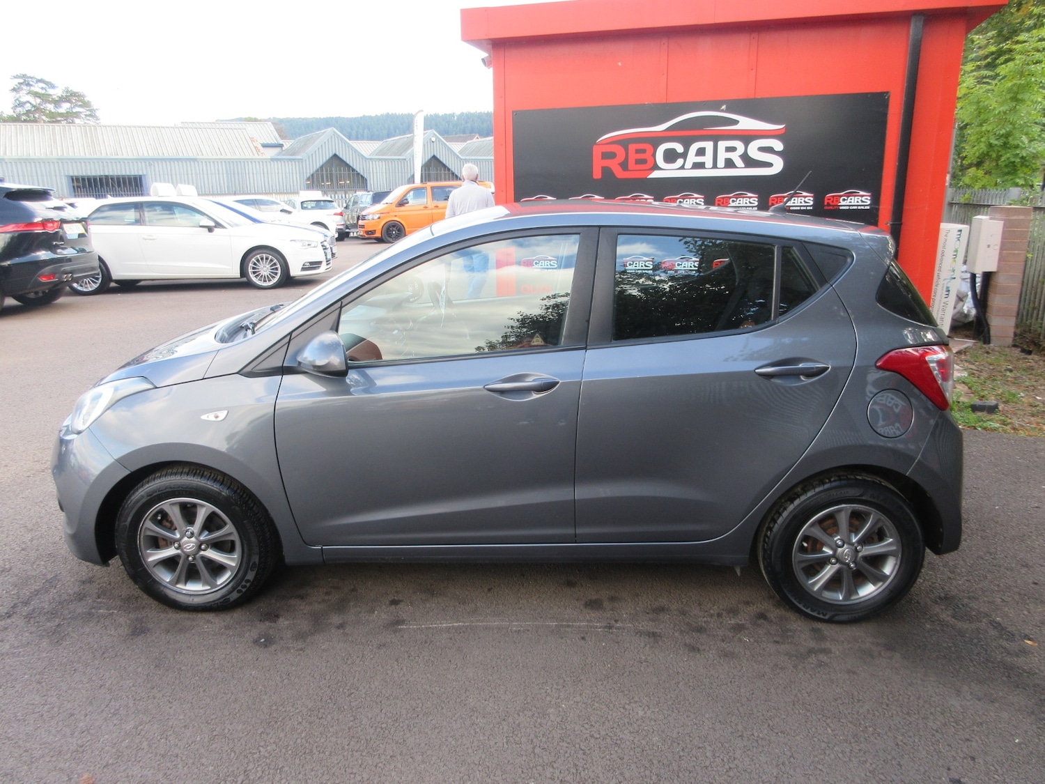 Used Hyundai i10 2014 for sale - 75873945: Photo 4