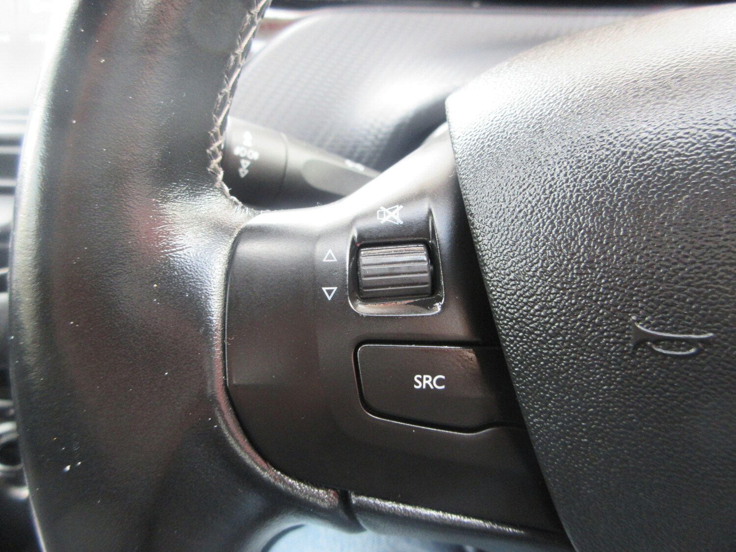 Used Peugeot 208 2016 for sale - 77649845: Photo 12