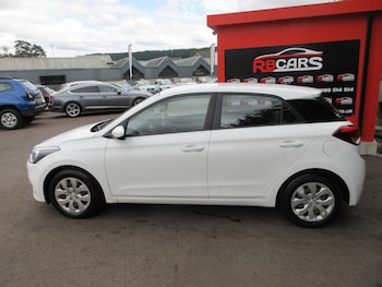 Used Hyundai i20 2017 for sale - 79356237: Photo