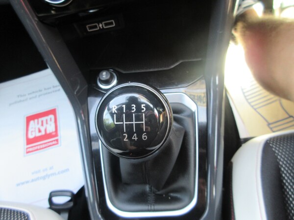 Used Volkswagen T-Roc 2018 for sale - 75567676: Photo 20