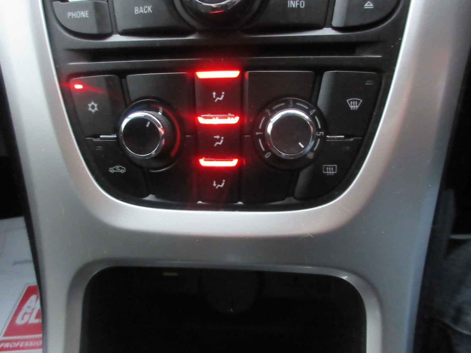 Used Vauxhall Astra 2015 for sale - 77114300: Photo 16