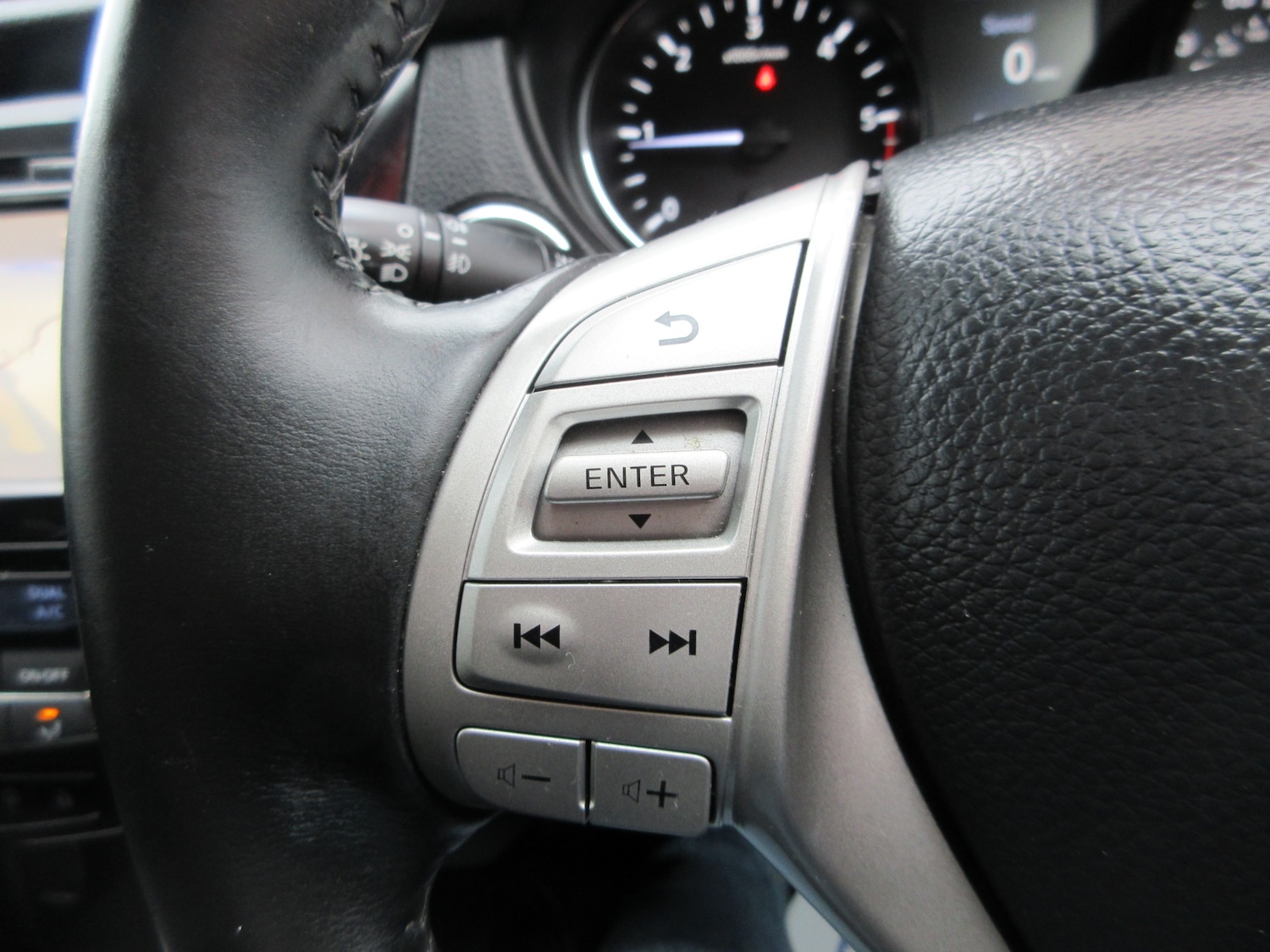 Used Nissan Qashqai 2015 for sale - 77663685: Photo 10