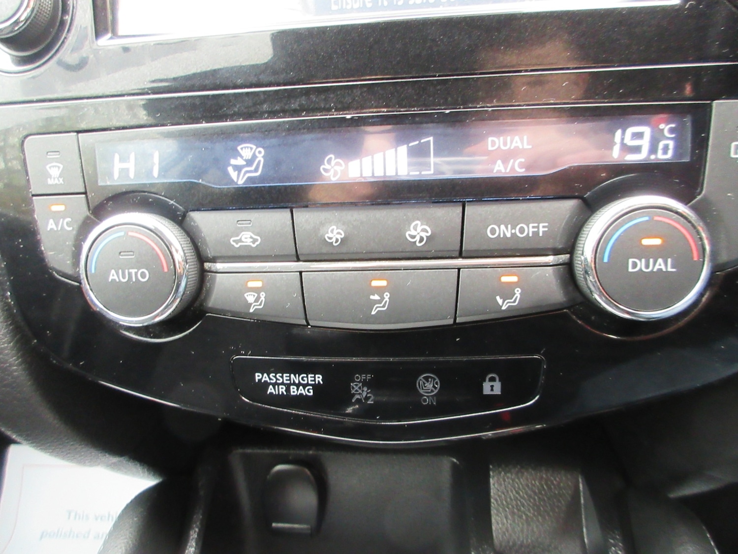 Used Nissan Qashqai 2015 for sale - 77663685: Photo 15