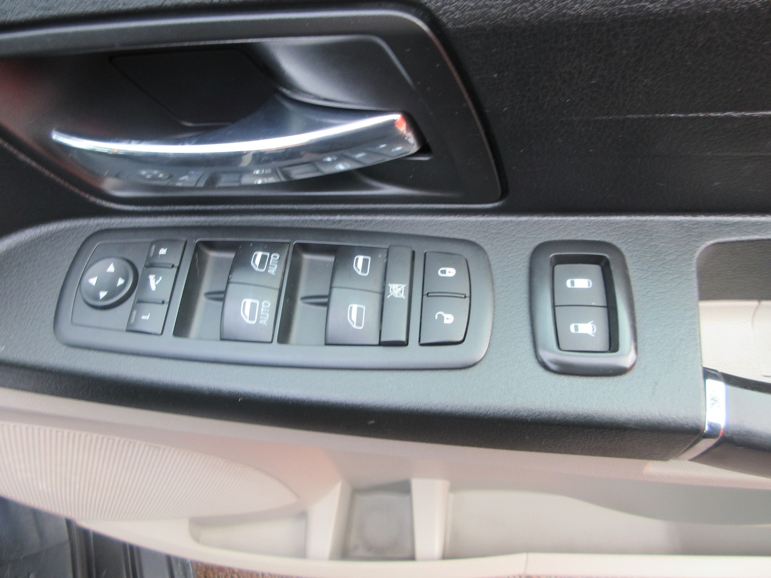 Used Chrysler Grand Voyager 2011 for sale - 77562629: Photo 9