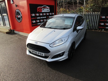 Used Ford Fiesta 2016 for sale - 76893332: Photo