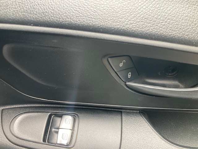 Used Mercedes-Benz Vito 2019 for sale - 76312197: Photo 8