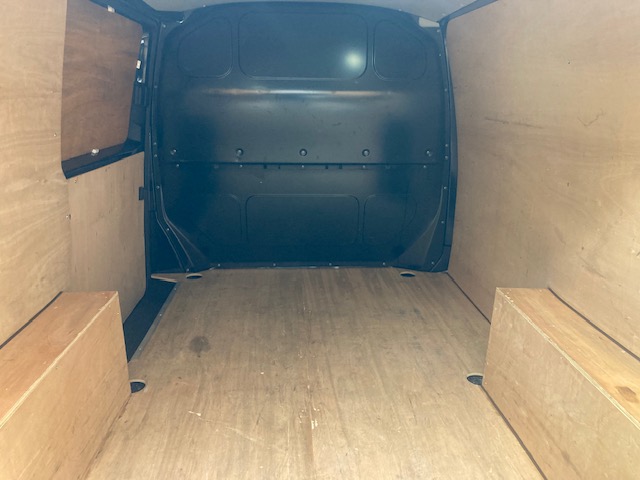 Used Volkswagen Transporter 2024 for sale - 77847468: Photo 5