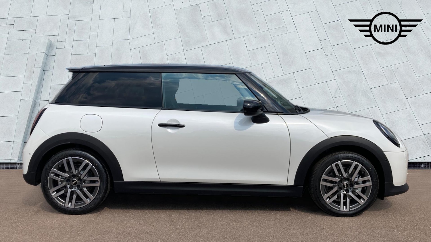 Used MINI Cooper 2024 for sale - 77939295: Photo 3