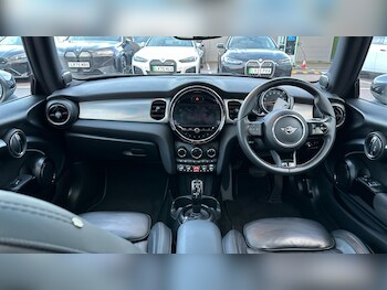 Used MINI Hatch 2022 for sale - 77604763: Photo