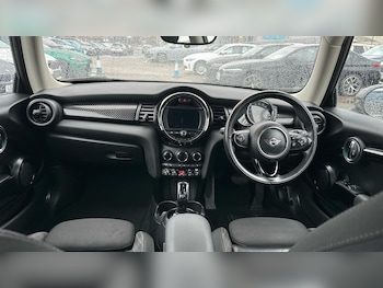 Used MINI Hatch 2019 for sale - 77604792: Photo