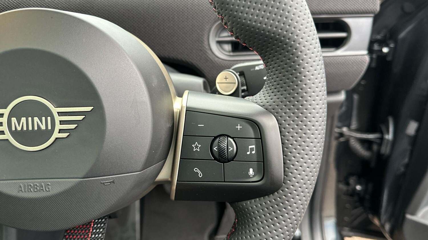 Used MINI Cooper 2024 for sale - 77604745: Photo 17