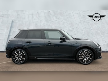 Used MINI Cooper 2024 for sale - 77604745: Photo