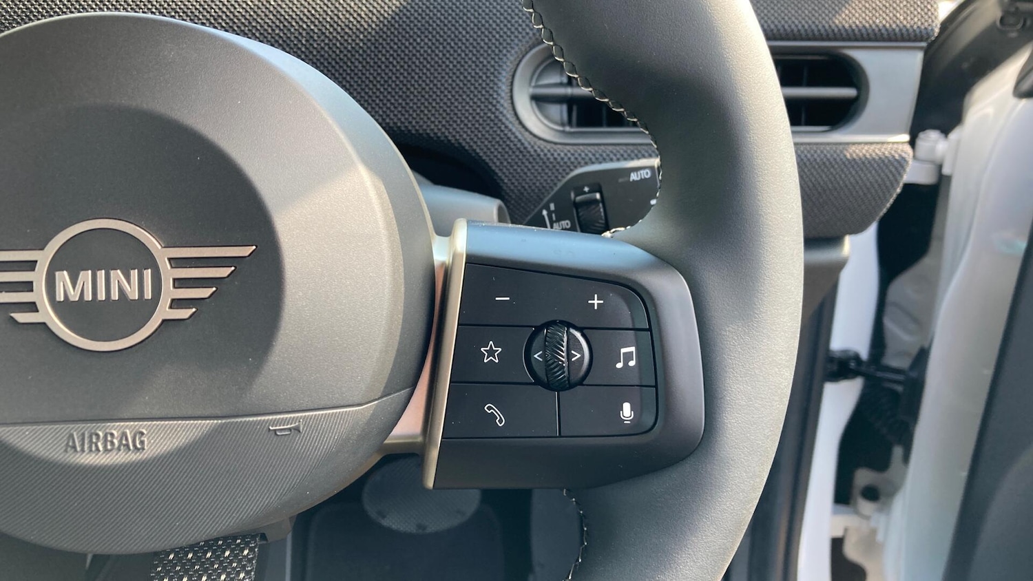 Used MINI Cooper 2024 for sale - 77633140: Photo 18