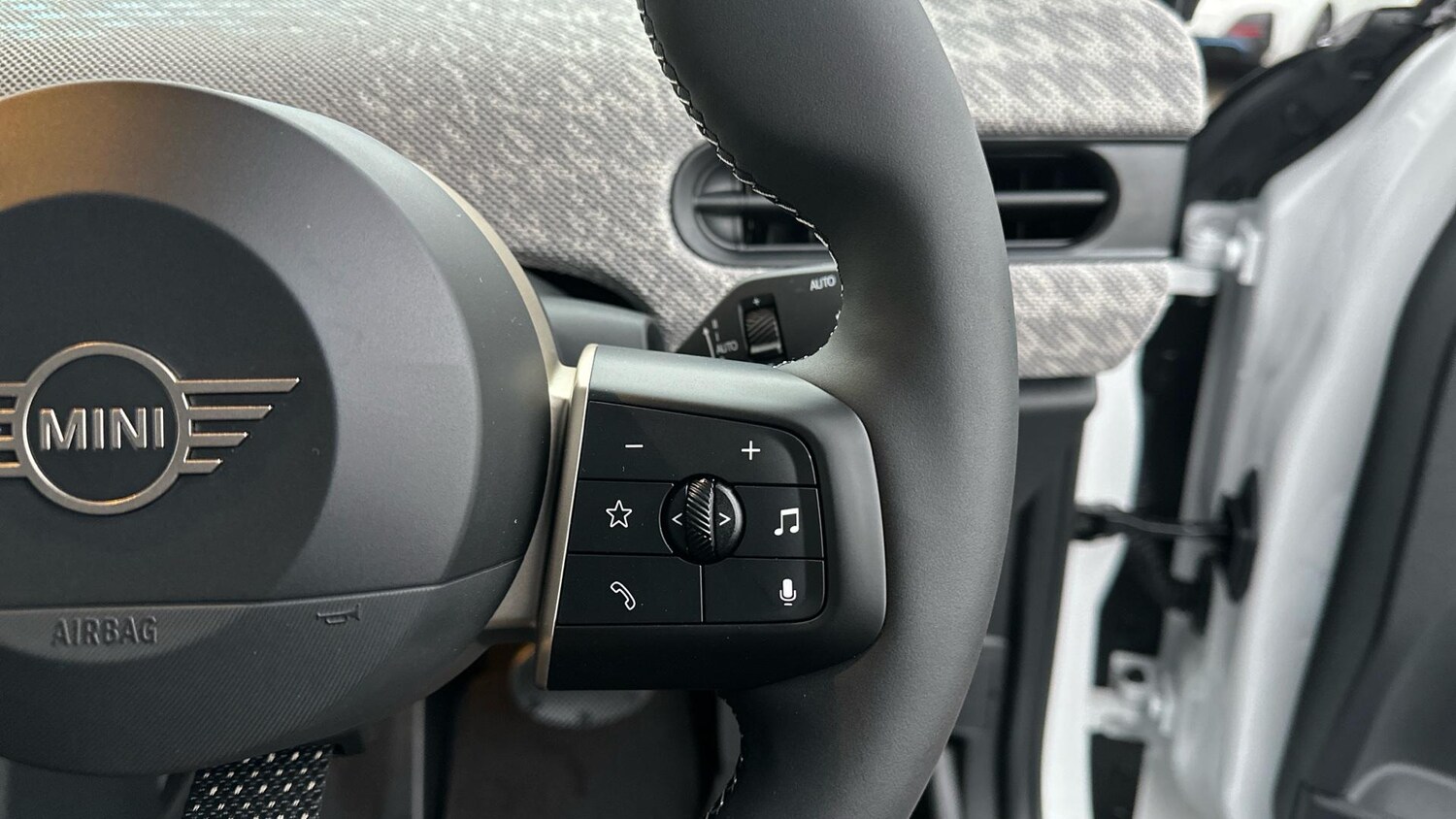 Used MINI Cooper 2024 for sale - 77604753: Photo 17