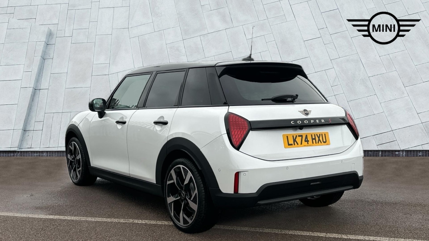 Used MINI Cooper 2024 for sale - 77604753: Photo 2