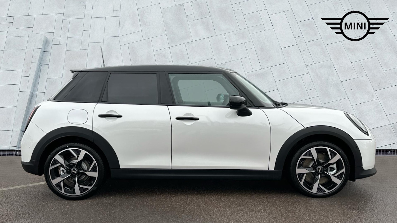 Used MINI Cooper 2024 for sale - 77604753: Photo 3