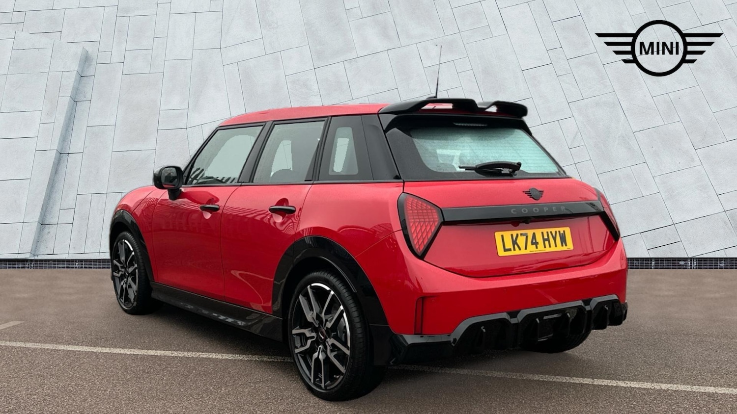 Used MINI Cooper 2024 for sale - 77604730: Photo 2