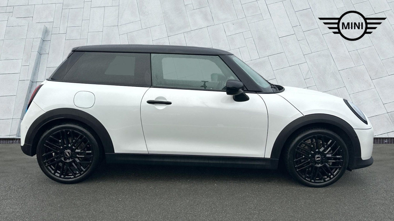 Used MINI Cooper 2024 for sale - 77604706: Photo 3