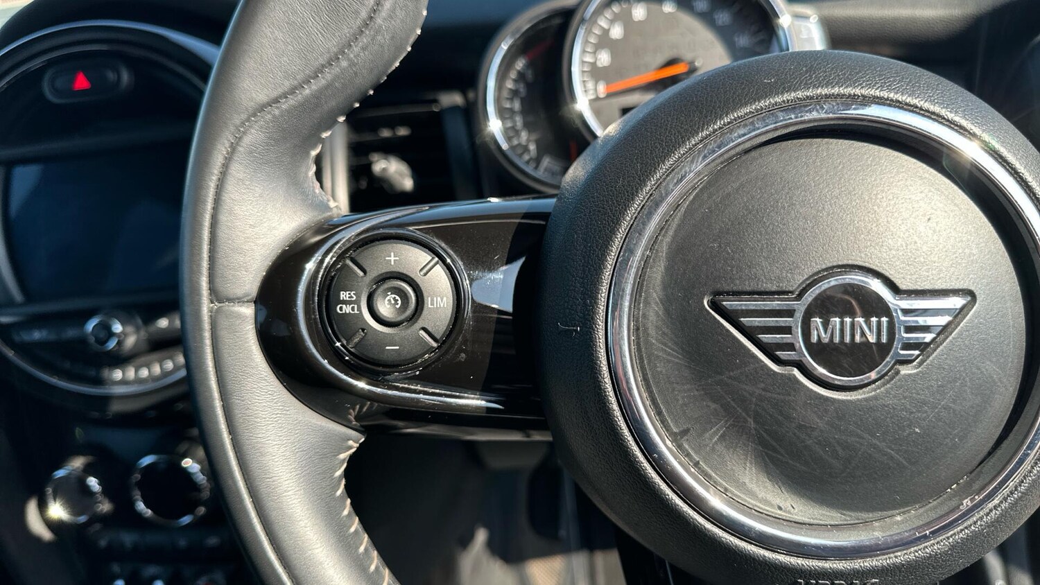 Used MINI Hatch 2019 for sale - 78034152: Photo 17