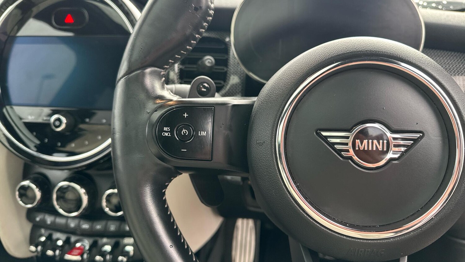 Used MINI Hatch 2021 for sale - 77604719: Photo 17