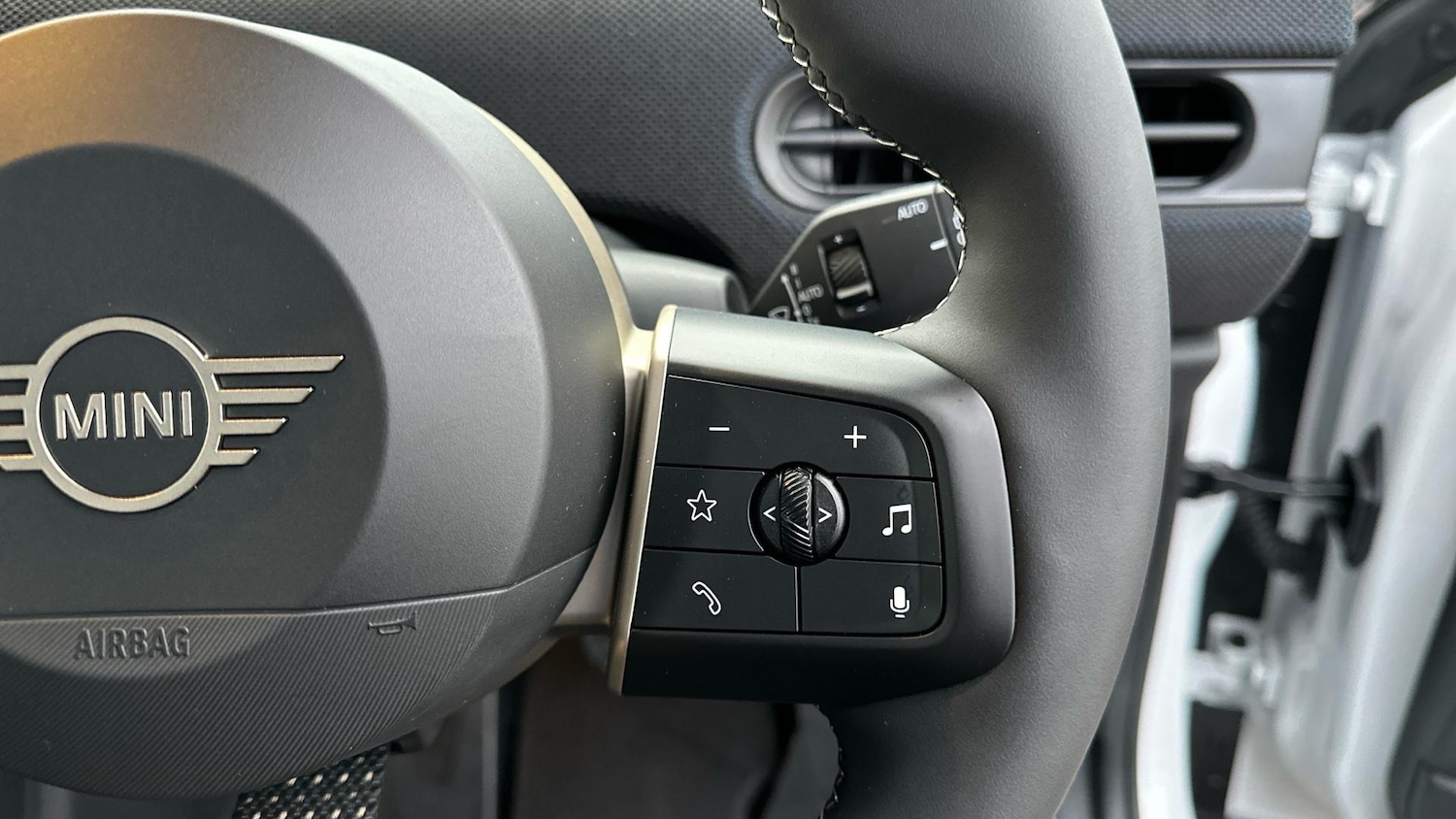 Used MINI Cooper 2024 for sale - 77604747: Photo 18