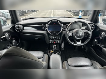 Used MINI Hatch 2021 for sale - 77604726: Photo