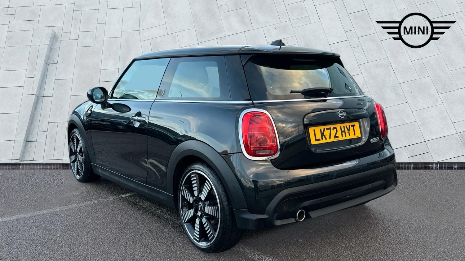 Used MINI Hatch 2022 for sale - 77839534: Photo 2