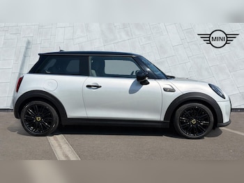Used MINI Hatch 2021 for sale - 79396457: Photo