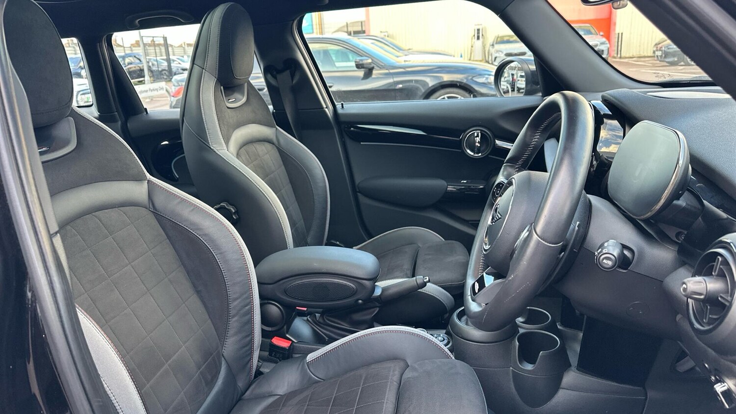 Used MINI Hatch 2022 for sale - 77604752: Photo 11