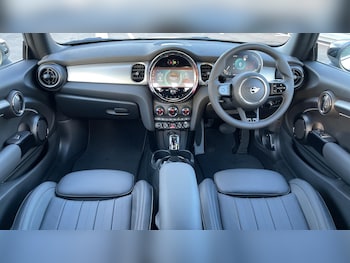 Used MINI Hatch 2022 for sale - 79396109: Photo