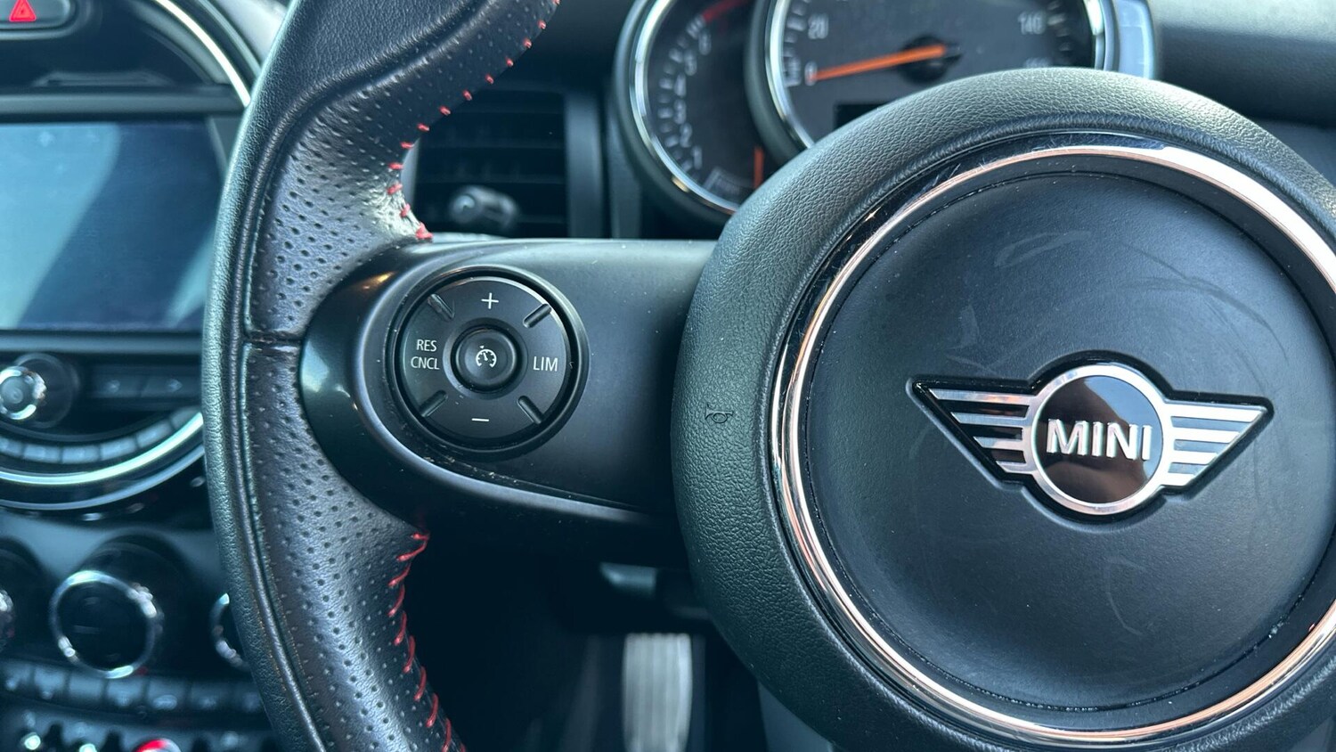 Used MINI Hatch 2019 for sale - 77604739: Photo 17